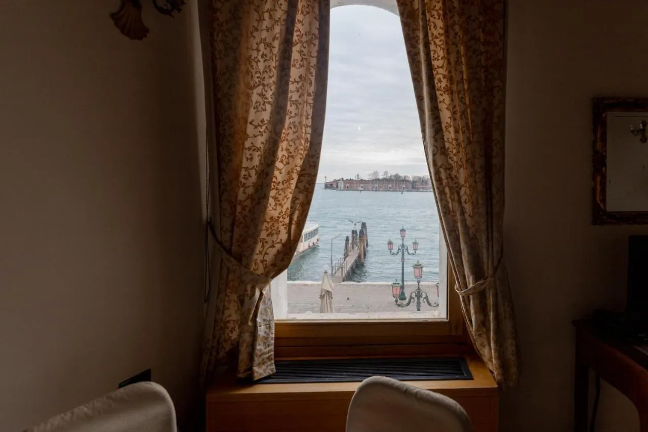 San Simeon Apartments Venice